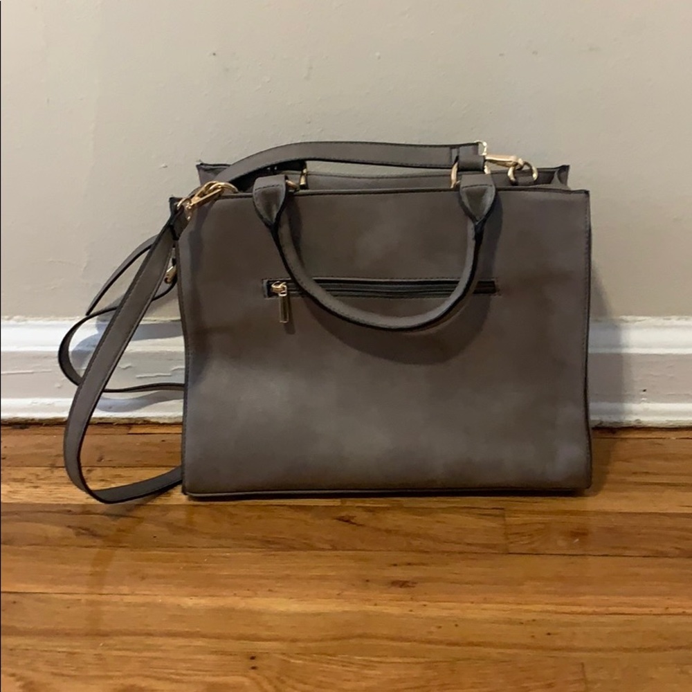 Grey zipper close tote. Removable strap.